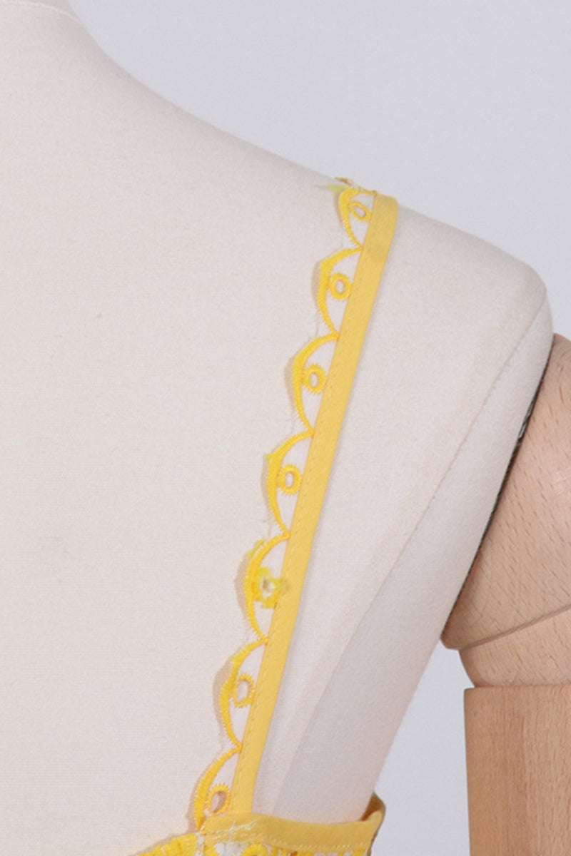 Süßes, elegantes, solides, ausgehöhltes Patchwork-Kleid mit quadratischem Kragen und Sling-Kleid 