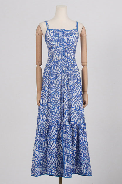 Süßes, elegantes, solides, ausgehöhltes Patchwork-Kleid mit quadratischem Kragen und Sling-Kleid 