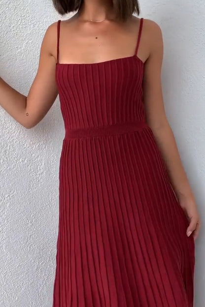 Robes à bretelles à col carré et plis unis, simplicité décontractée (7 couleurs) 